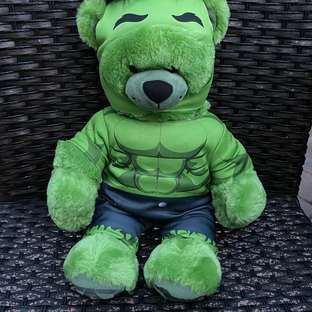 Build A‎ Bear Marvel Avengers The Incredible Hulk 16" Plush Stuffed Toy W/outfit